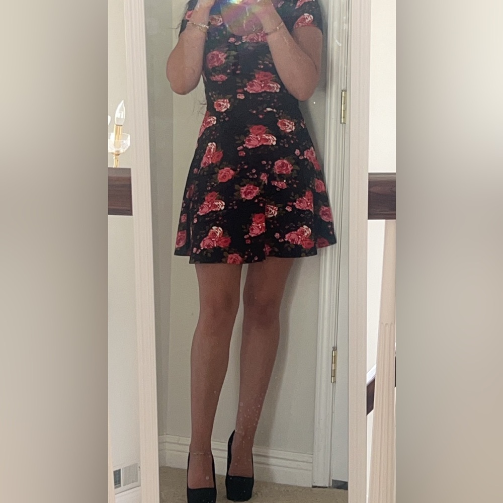 Very cute floral flowy dress
